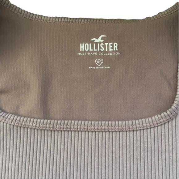NWOT Fitted Ribbed Baby Tee - Hollister - Picture 3 of 8